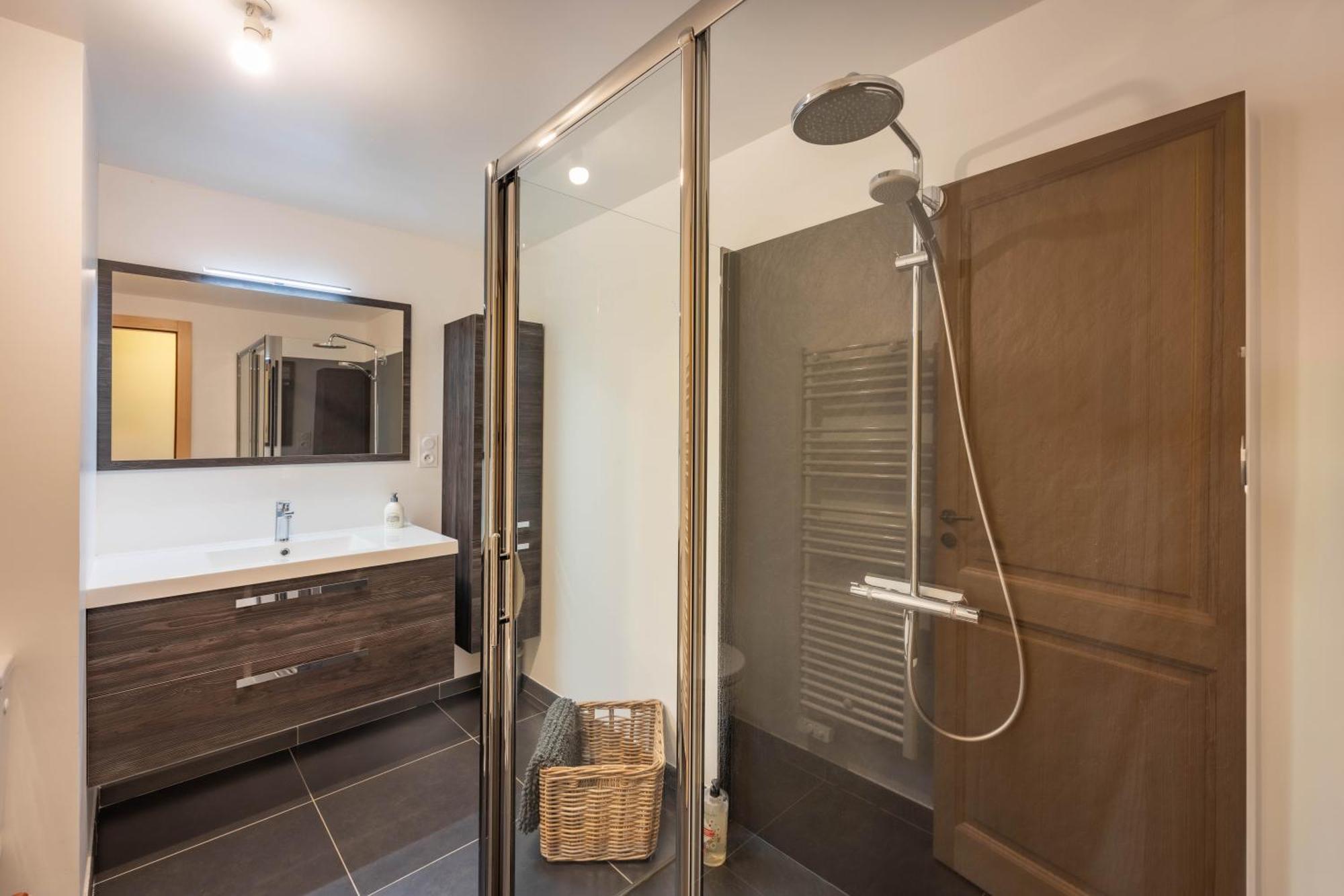 Chalet Dyna, Luxe, Calme Et Serenite